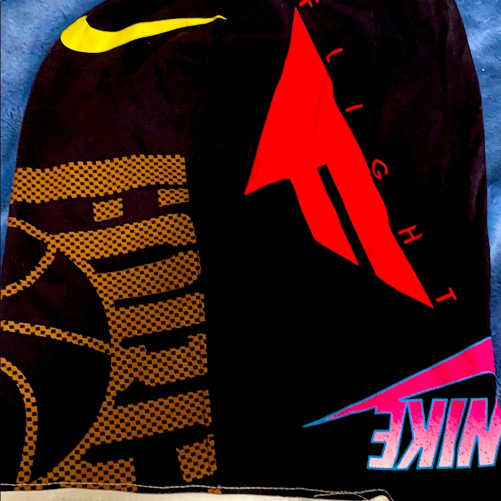 The Nike Tee. - Picture 3 of 3